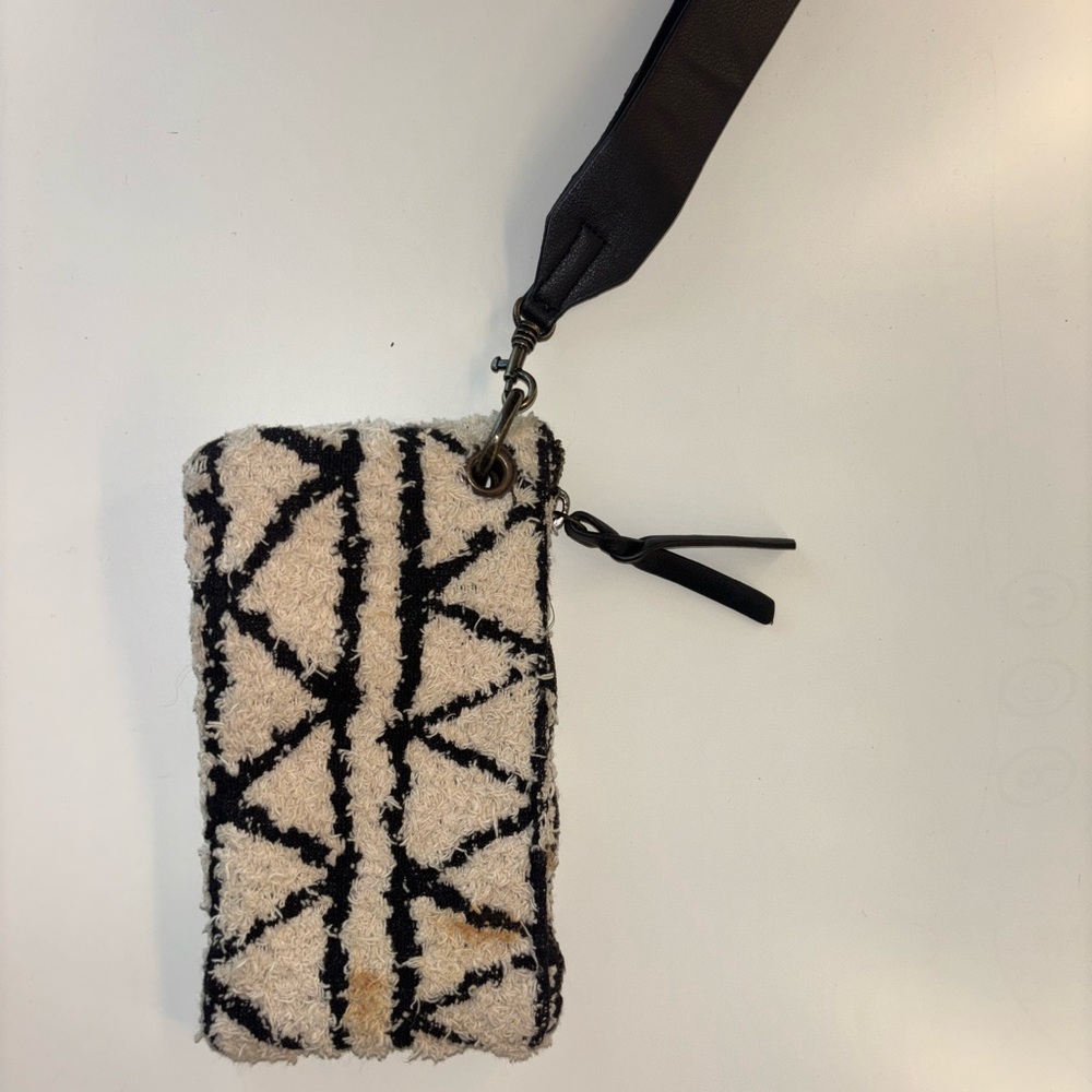 Vivienne Tam Black and Cream Textured Bag